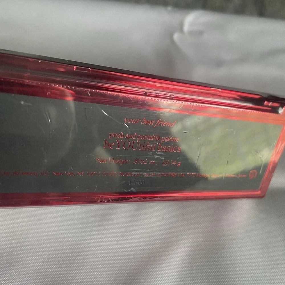 YBF Posh And Portable Palette Gorgeous Getaway Glamour .8162 oz / 23.14 g